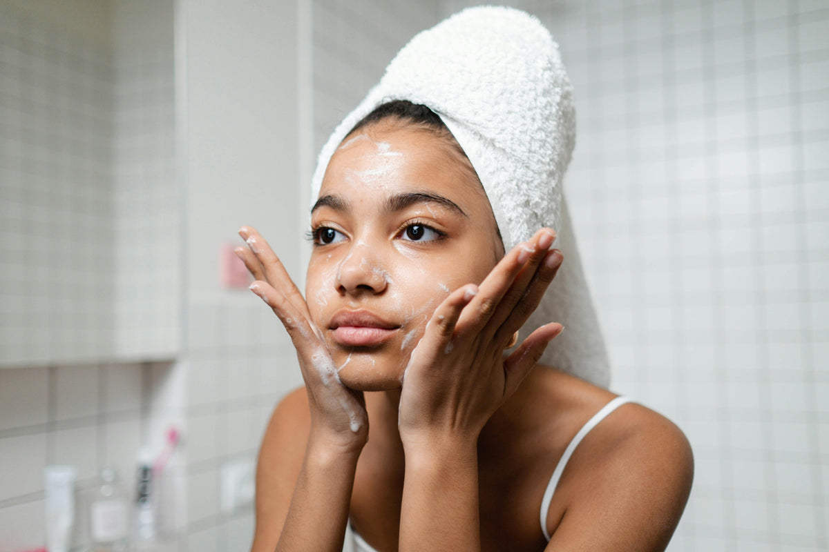 The Overnight Glow: Why Your Skin Loves a Good Nighttime Routine